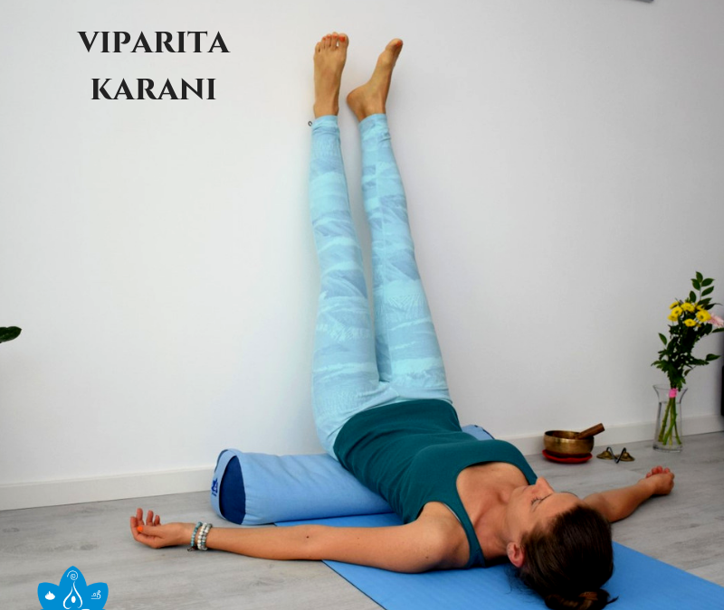 Restorativna joga - asana viparita karani